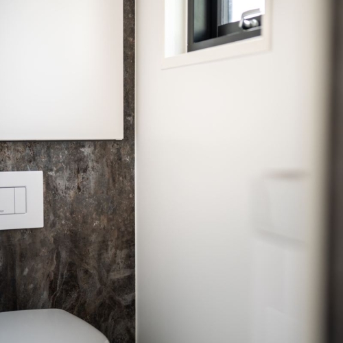 Færdigbygget sommerhus med bad og toilet
