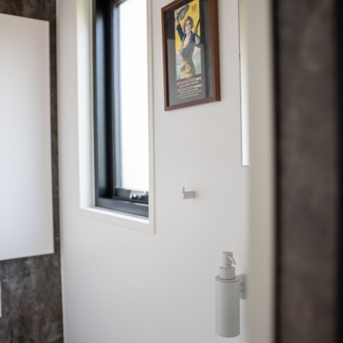 Tiny sommerhus med plads til overnatning