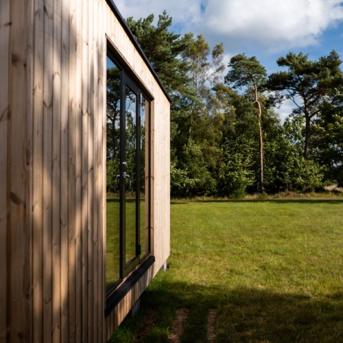 Lille sommerhus med flot udvendig finish