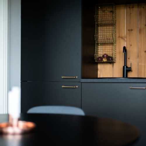 Moderne køkken i lille fritidshus