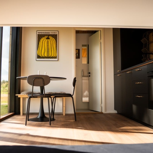 Færdigt sommerhus med pladsbesparende køkken