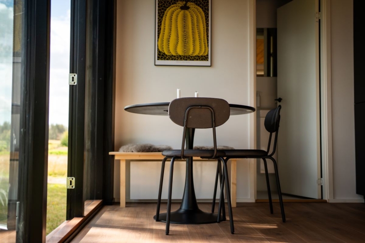 Hyggelig indretning af lille sommerhus