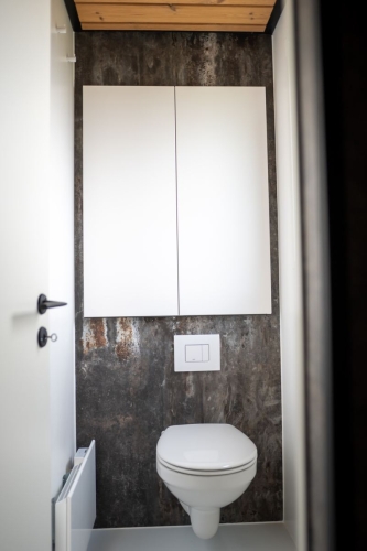 Færdigbygget sommerhus med bad og toilet