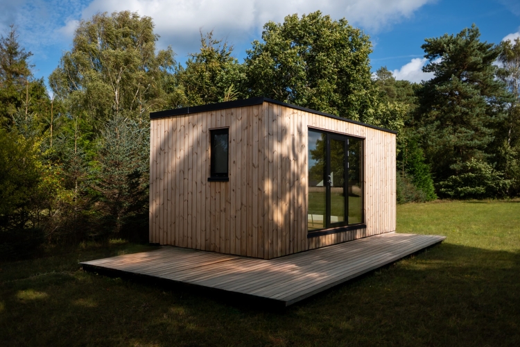 [ ] Anneks til sommerhus med flotte facadeelementer